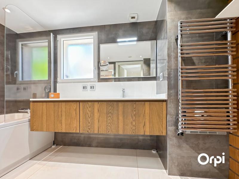 Appartement - 75 m² - 3 pièces