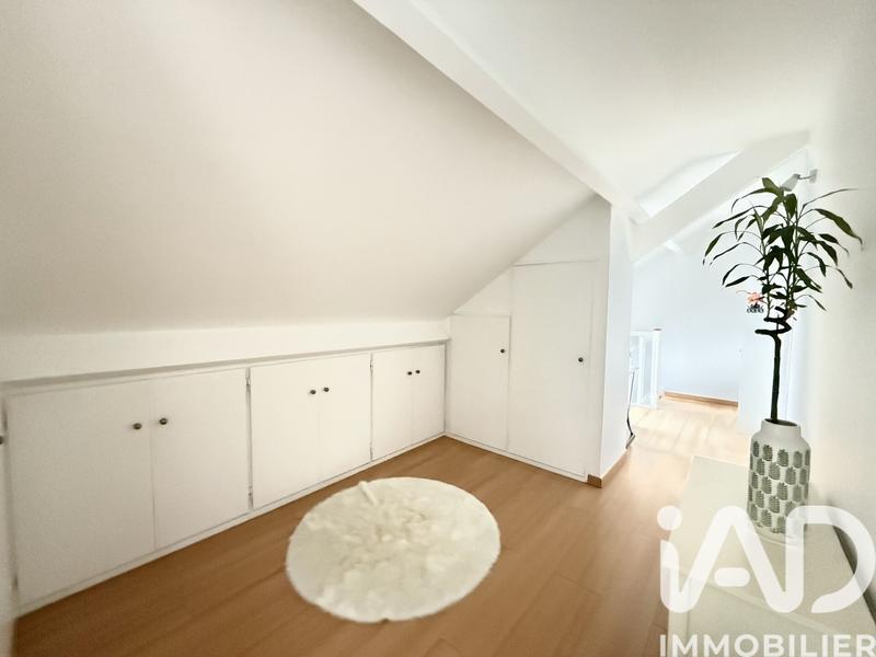 Maison - 205 m² - 6 pièces