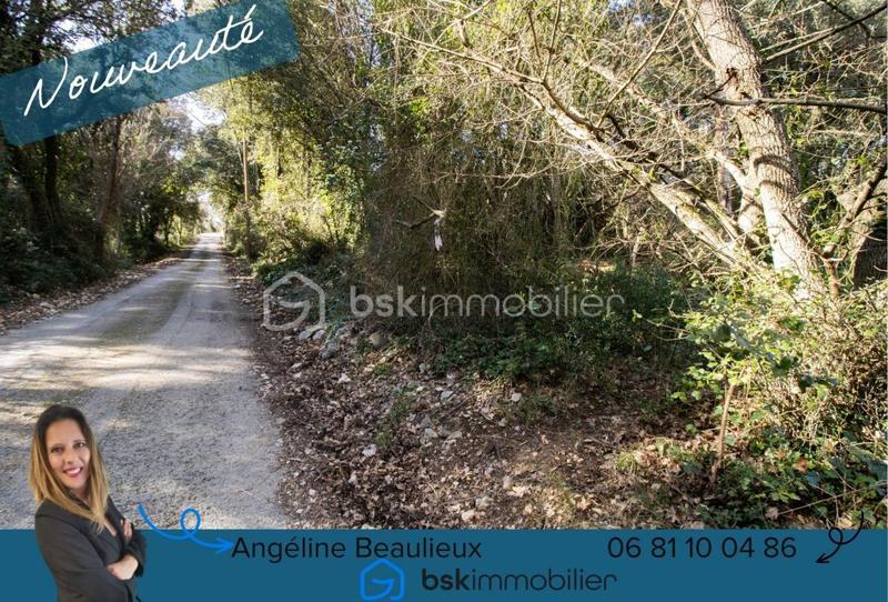 Terrain constructible - 1 881 m²