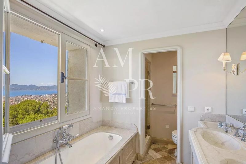 Villa - 185 m² - 7 pièces