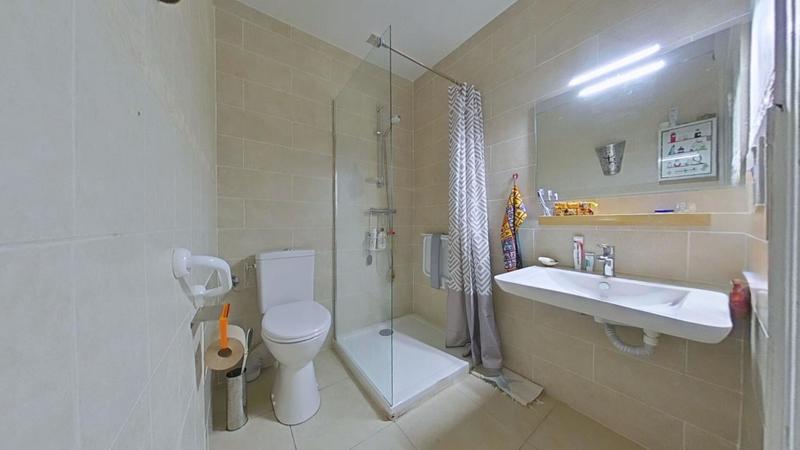 Maison - 200 m² - 6 pièces