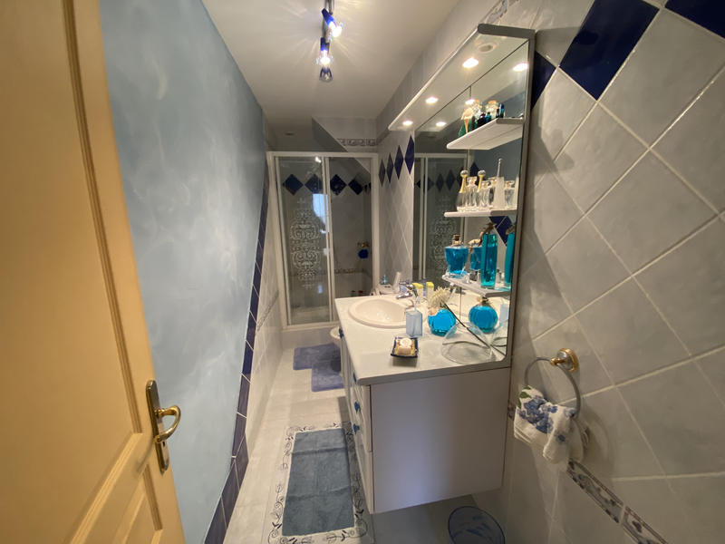 Maison - 320 m² - 11 pièces