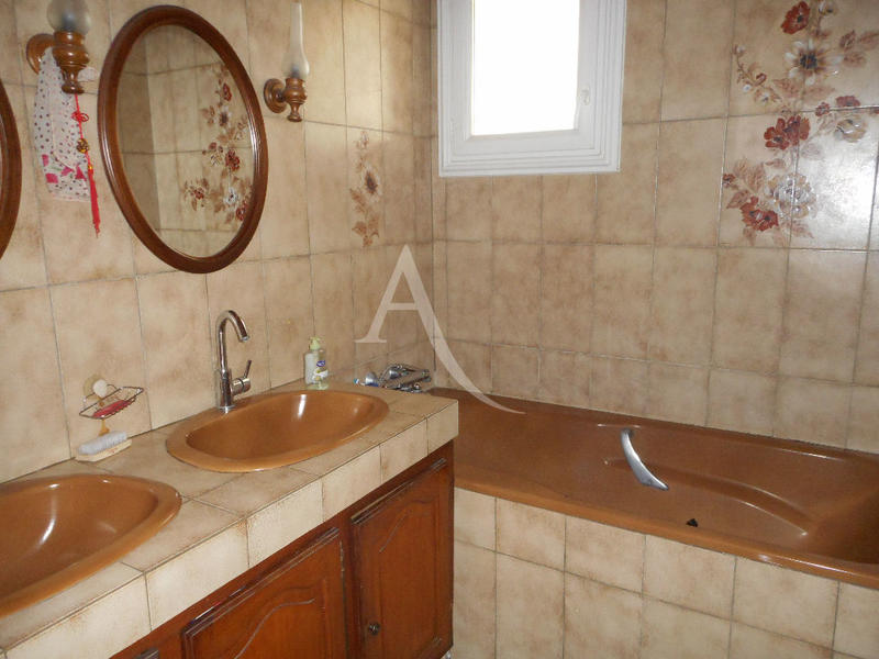 Maison - 93 m² - 5 pièces