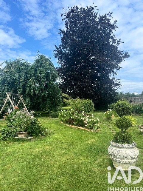 Maison - 243 m² - 8 pièces