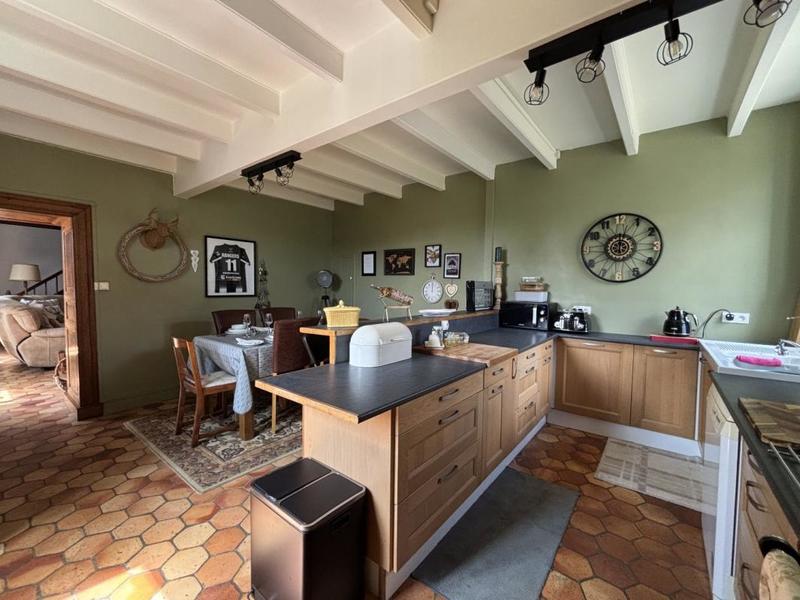 Maison - 148 m² - 8 pièces