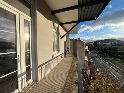 Appartement - 75 m² - 3 pièces