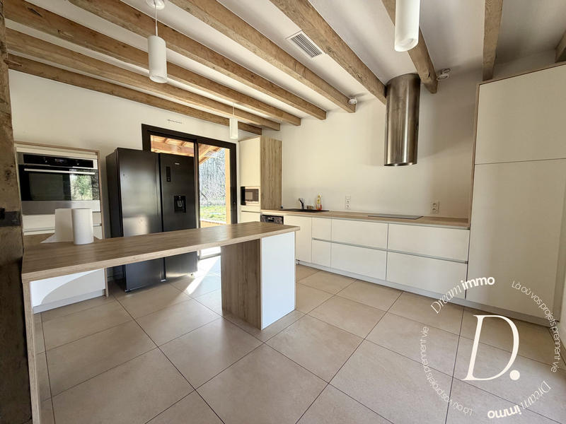 Maison - 200 m² - 4 pièces