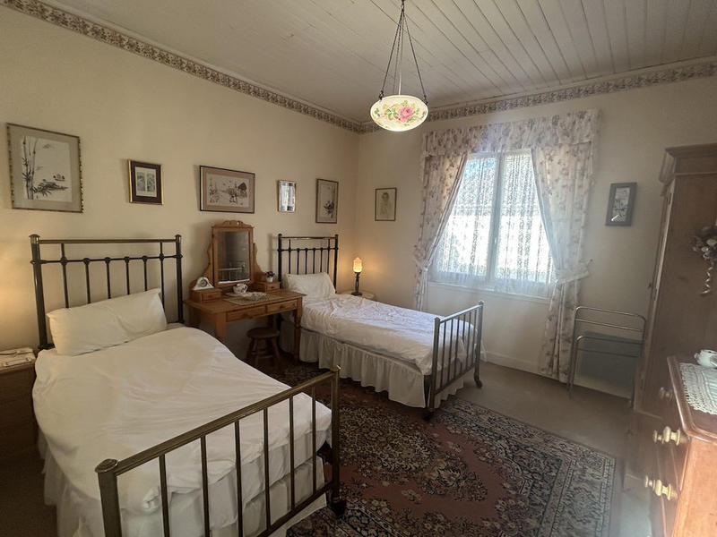 Maison - 273 m² - 15 pièces