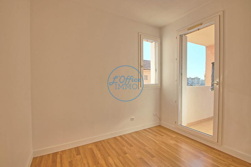 Appartement - 79 m² - 4 pièces