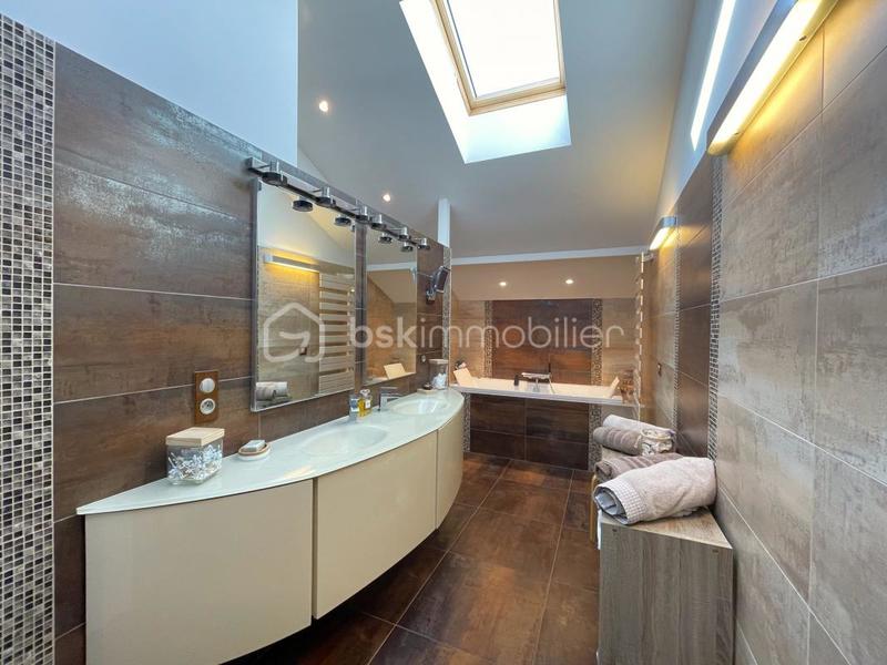 Villa - 310 m² - 12 pièces