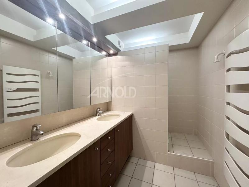 Appartement - 150 m² - 5 pièces