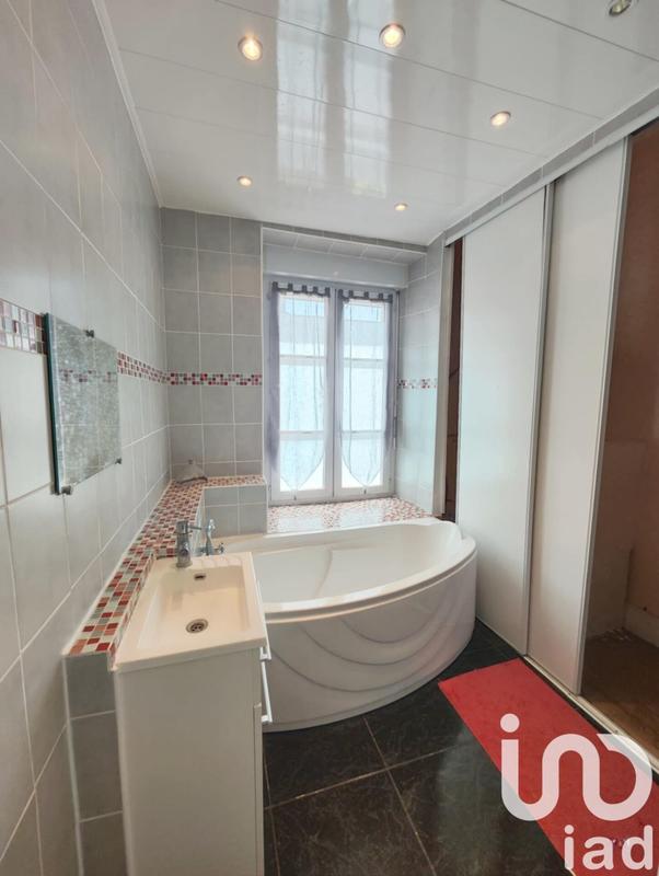Maison - 208 m² - 8 pièces