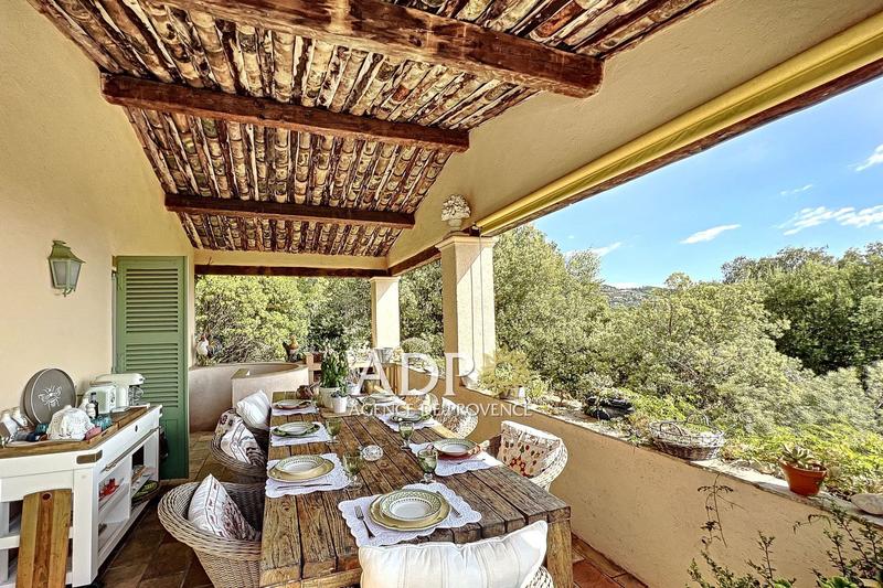 Propriété - 300 m² - 8 pièces