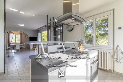 Maison - 98 m² - 6 pièces