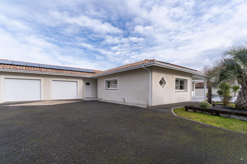 Maison - 180 m² - 6 pièces