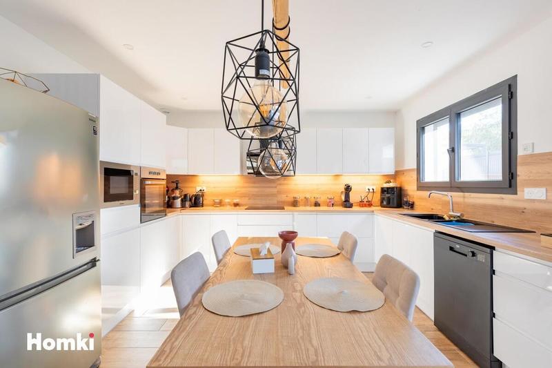 Maison - 93 m² - 4 pièces