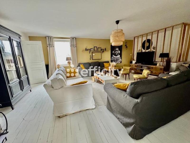 Maison - 250 m² - 8 pièces