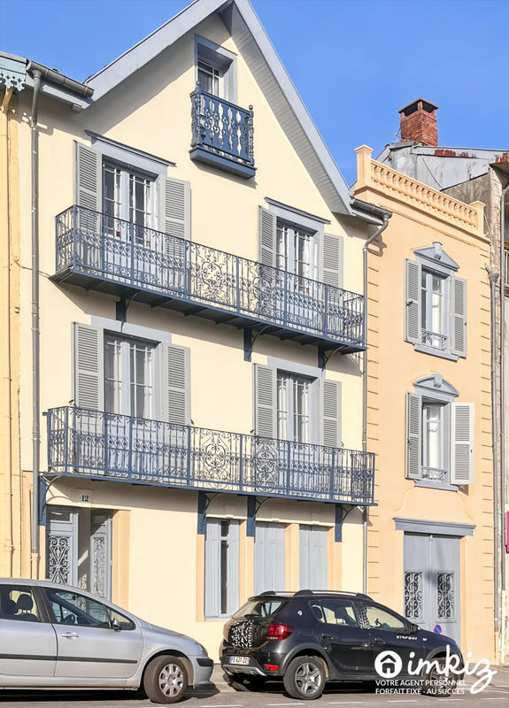 Maison - 318 m² - 13 pièces