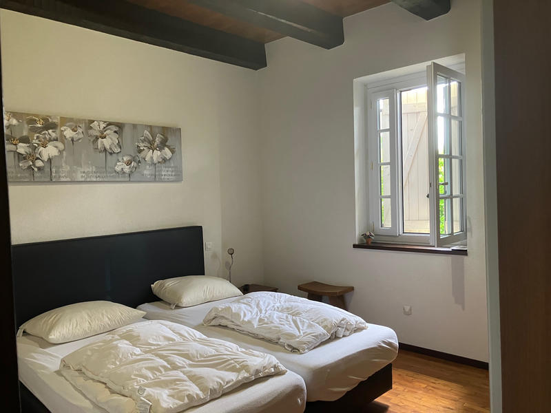 Maison - 220 m² - 8 pièces