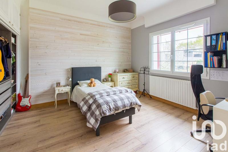 Maison - 200 m² - 7 pièces