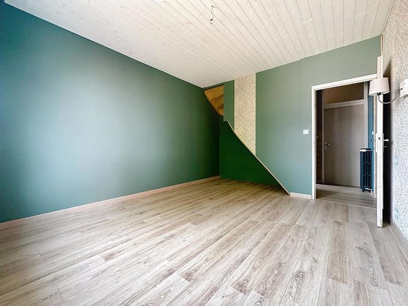 Maison - 177 m² - 9 pièces