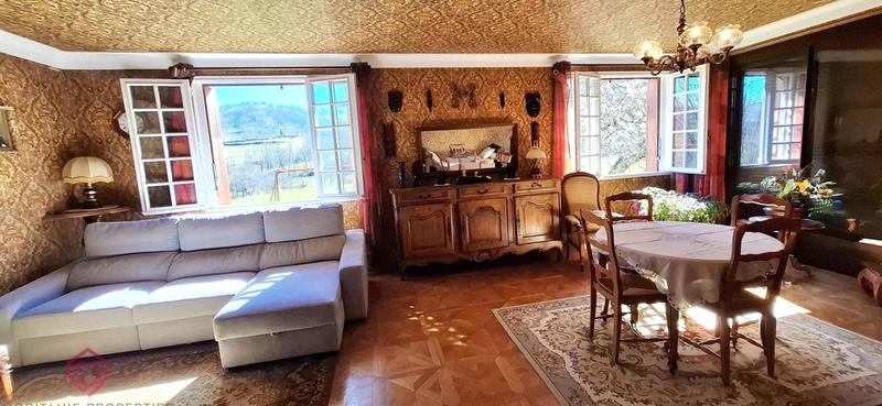 Appartement - 157 m² - 7 pièces