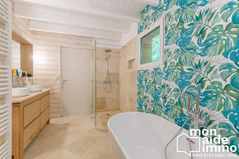 Maison contemporaine - 227 m² - 7 pièces