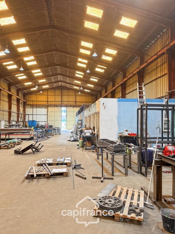 Bureau - 2 500 m² - 2 pièces