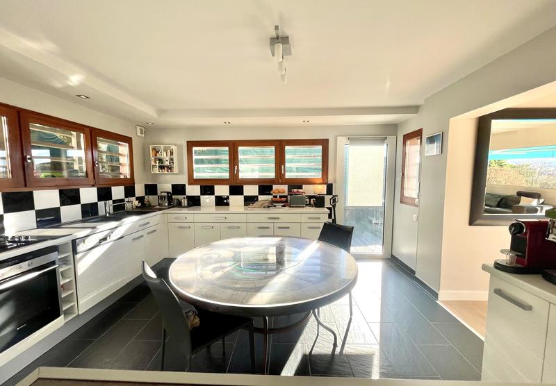 Maison d'architecte - 230 m² - 8 pièces