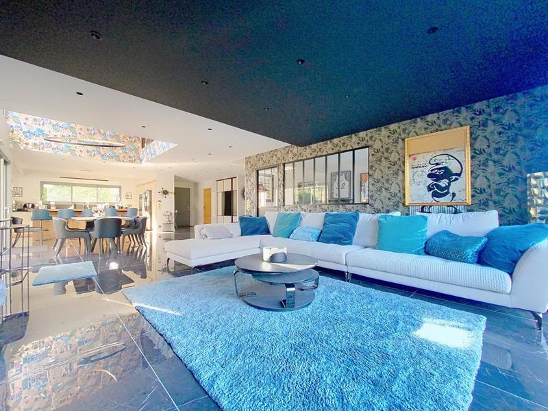 Villa - 205 m² - 6 pièces