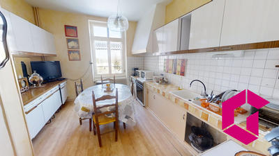 Maison - 700 m² - 12 pièces