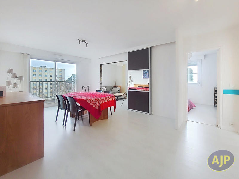 Appartement - 98 m² - 5 pièces