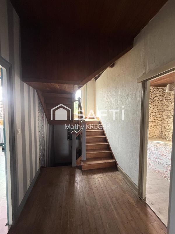 Maison - 257 m² - 8 pièces