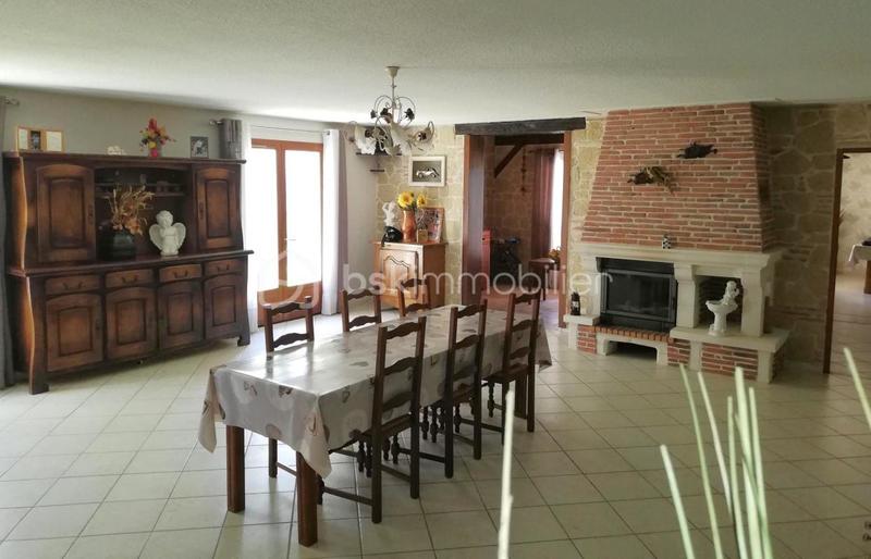 Propriété - 240 m² - 11 pièces