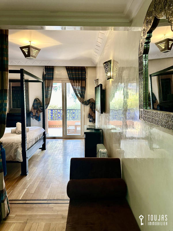 Appartement - 240 m² - 7 pièces