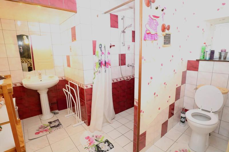 Maison - 240 m² - 12 pièces