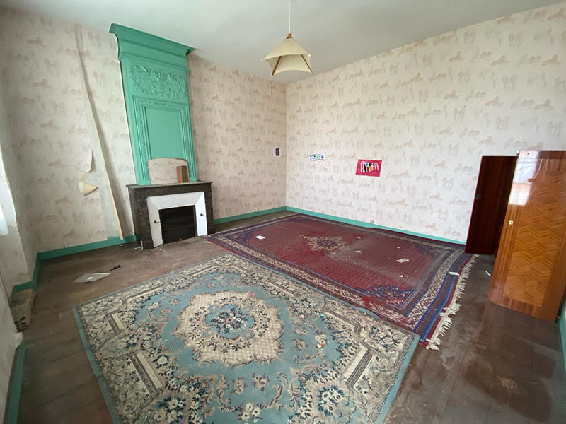 Maison - 675 m² - 10 pièces