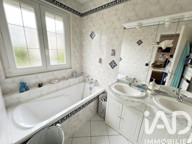 Maison - 180 m² - 5 pièces