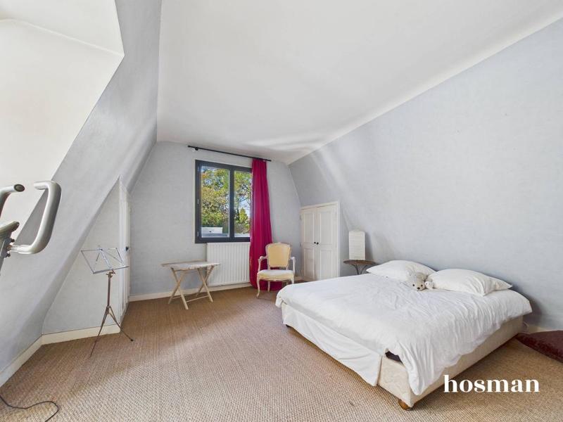 Maison - 166 m² - 8 pièces