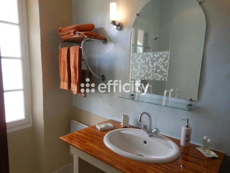 Maison - 230 m² - 9 pièces