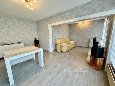 Appartement ancien - 82 m² - 4 pièces