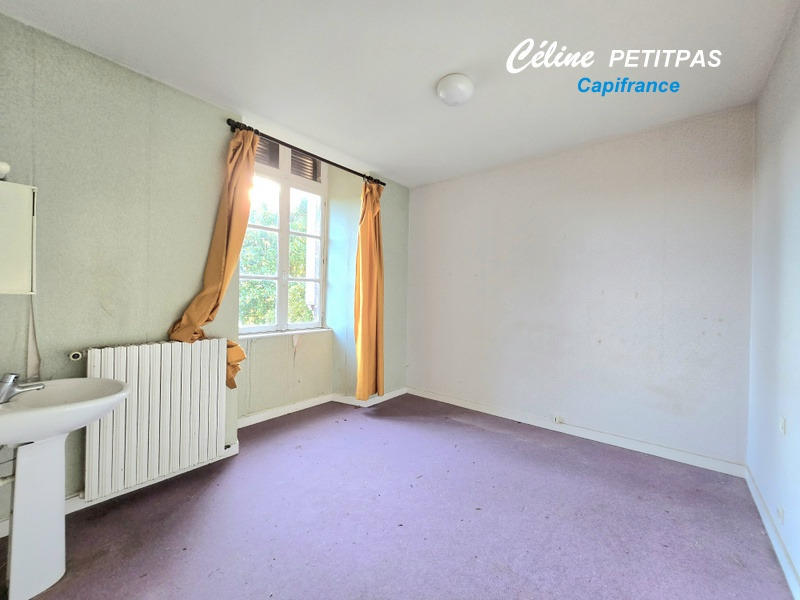 Propriété - 275 m² - 17 pièces