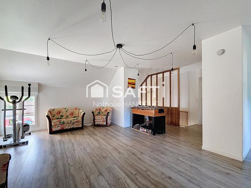 Maison - 204 m² - 9 pièces