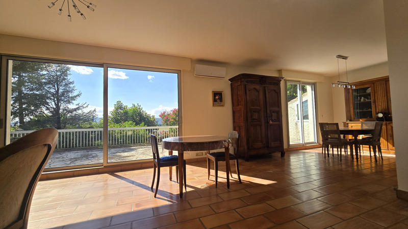 Maison - 192 m² - 6 pièces