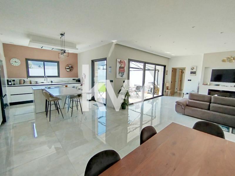 Maison - 140 m² - 5 pièces