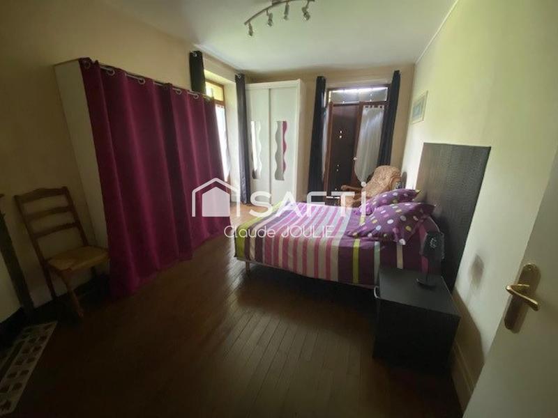 Maison - 220 m² - 10 pièces