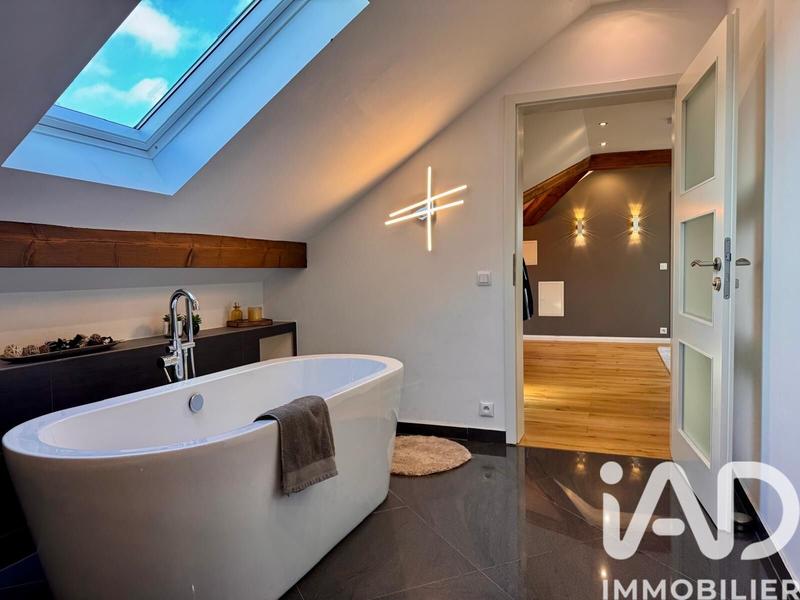 Maison - 197 m² - 7 pièces