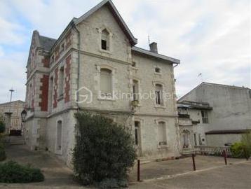 Immeuble - 297 m² - 11 pièces