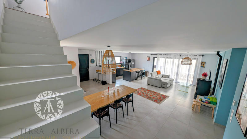 Villa - 190 m² - 6 pièces