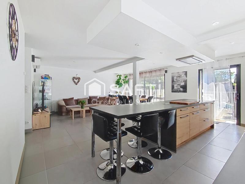 Maison - 151 m² - 6 pièces